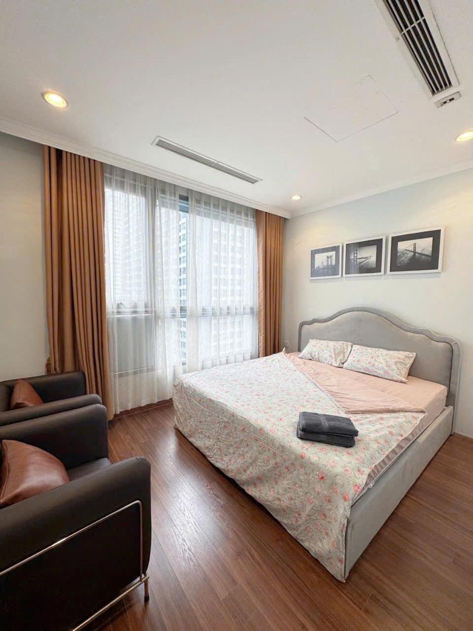 Ho 2 Phong Ngu Chung Cu Vinhomes Times