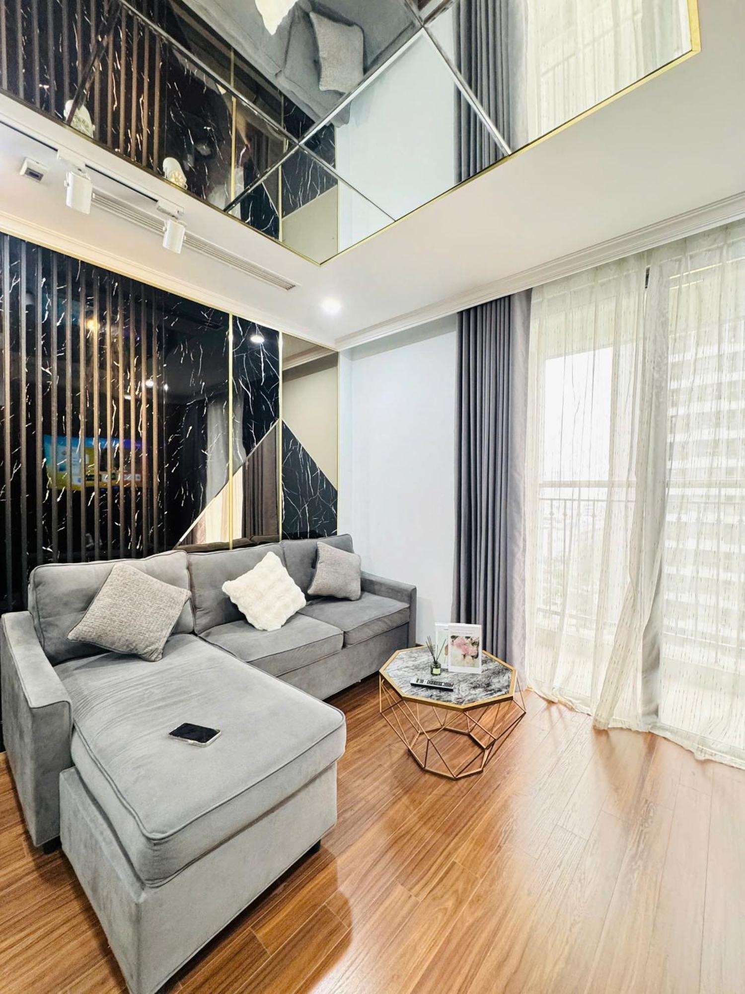 Ho 2 Phong Ngu Chung Cu Vinhomes Times